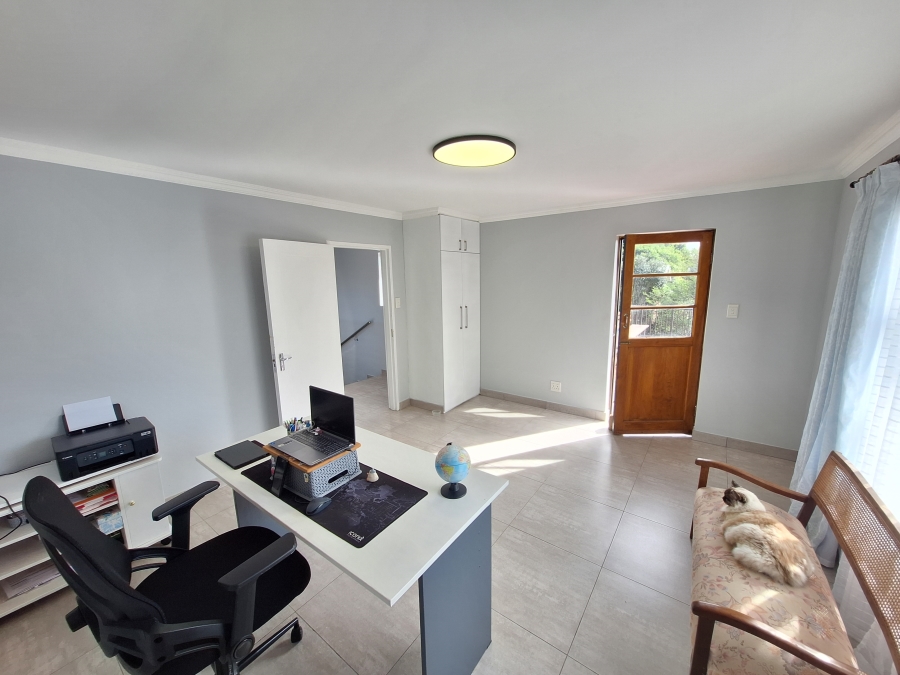 4 Bedroom Property for Sale in Wavecrest Eastern Cape